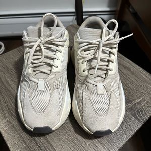 Adidas Yeezy 700 analog size 8.5